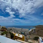 The Mayfair Village Apto 305 Apartamento