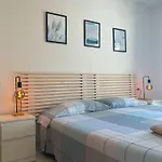 The Mayfair Village Apto 305 *